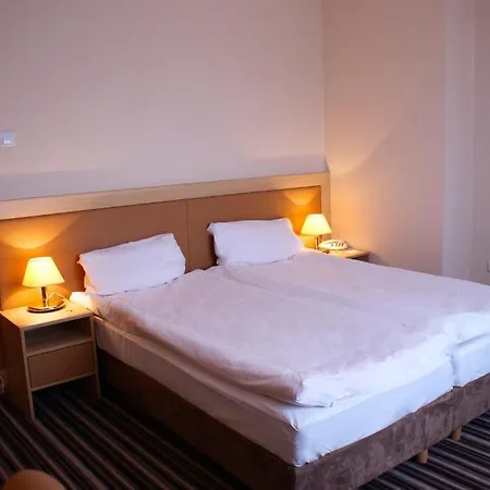 Hotel Julian 3*